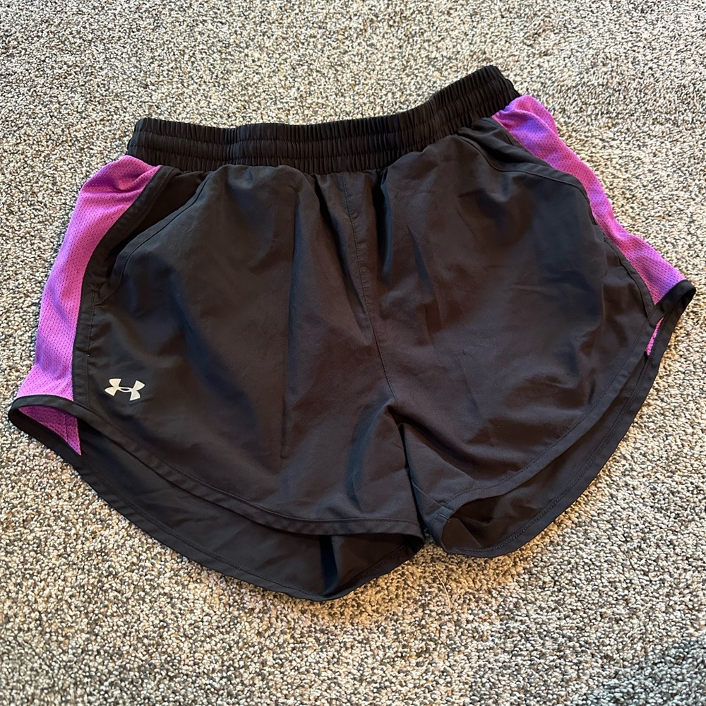 Under Armour heatgear women’s shorts size small